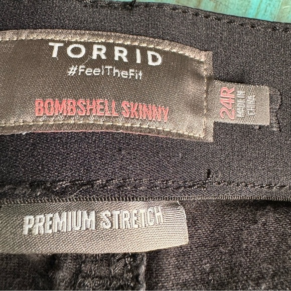 Torrid Bombshell Skinny Premium Stretch High-Rise Destructed Jean Size 24 - Picture 14 of 16